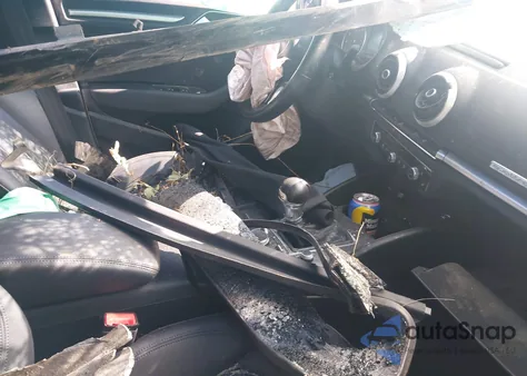 2017 Audi A3 2.0T Premium z USA, uszkodzony, nr VIN WAUJ8GFF6H1050146